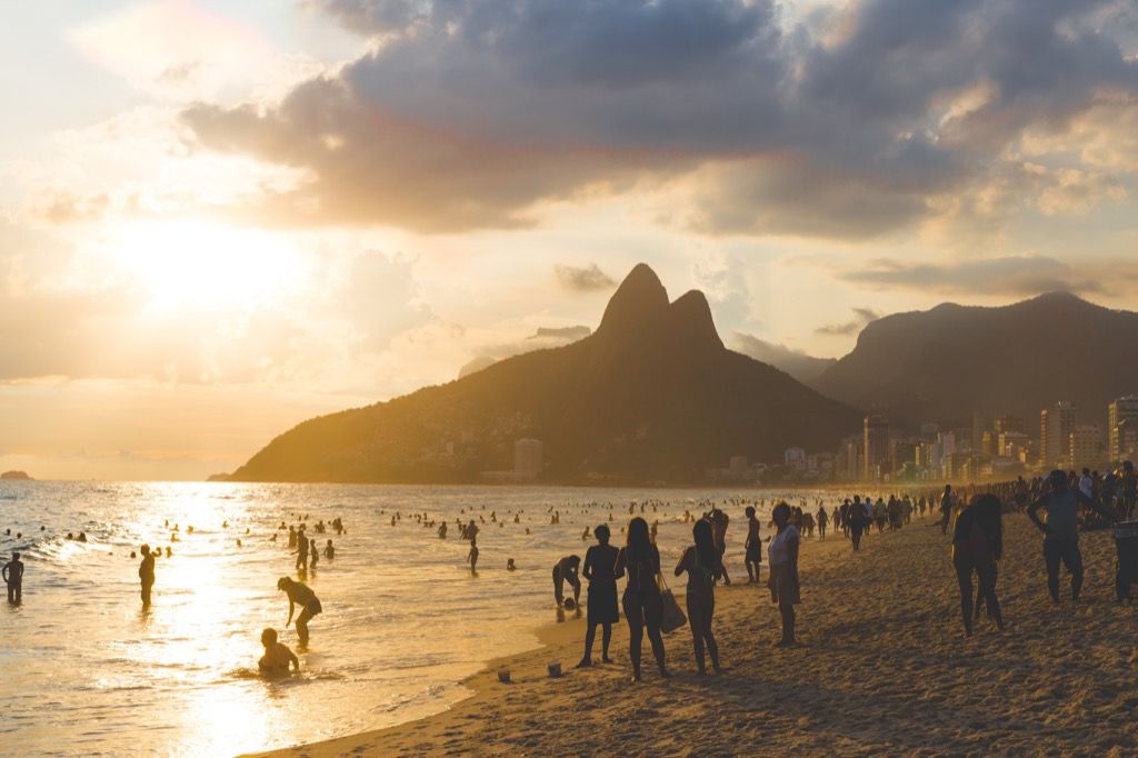 Rio o zachodzie słońca.