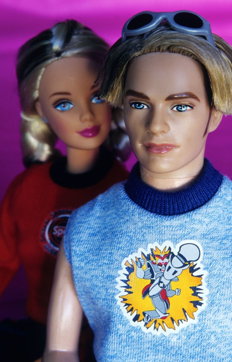Barbie-nukke hänen lyhyessä suhteessaan Blaineen. Barbie treffasi Blaineä, kun hän ja Ken olivat tauolla.