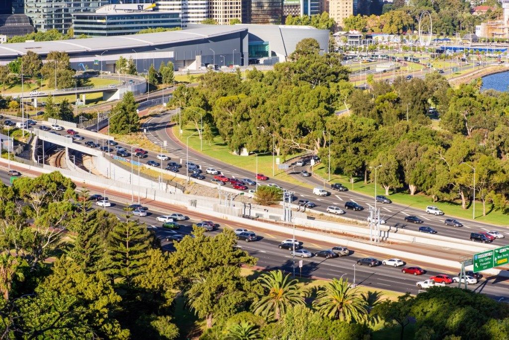 avtocestni promet v Perthu