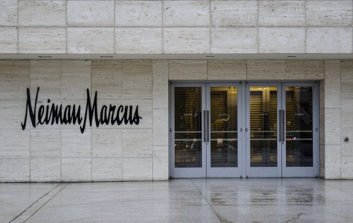 Las Vegasas, Nevada, JAV - 2014 m. Gegužės 24 d .: „Neiman Marcus“ vieta Las Vegaso bulvare, Las Vegaso centre, Nevadoje. „Neiman Marcus“ yra prabangių universalinių parduotuvių tinklas, veikiantis visoje JAV.