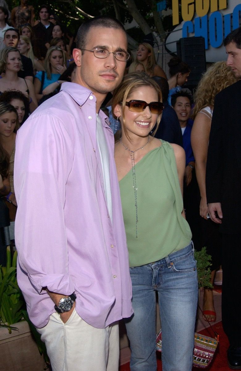 Freddie Prinze Jr. y Sarah Michelle Gellar en 2001