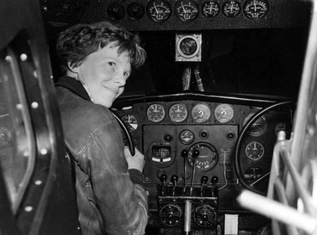 13 najbolj norih teorij zarote o Ameliji Earhart
