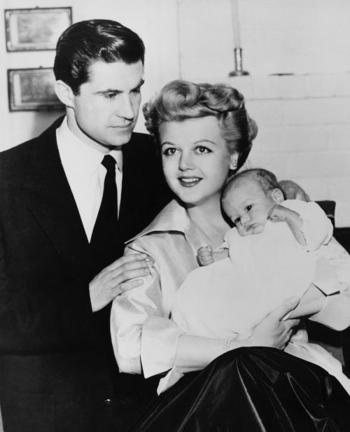   Peter Shaw og Angela Lansbury med deres lille søn Anthony i 1952