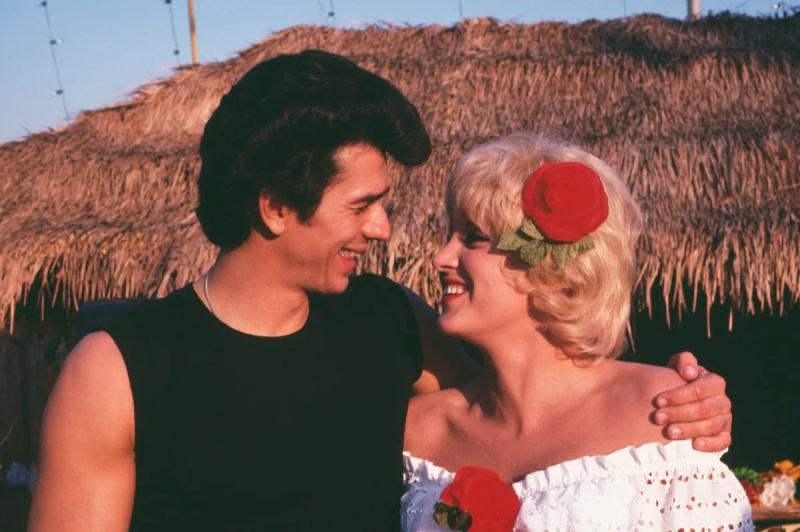   Adrian Zmed và Lorna Luft trong Grease 2