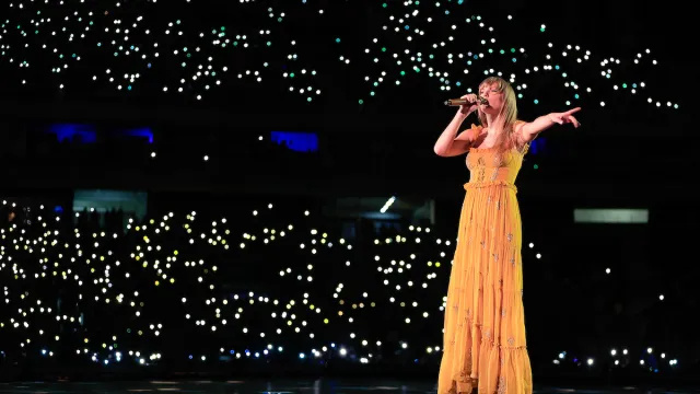 Obiskovalka koncerta Taylor Swift podrobno opisuje 'zaskrbljujoče' razmere na razstavi, kjer je oboževalec umrl
