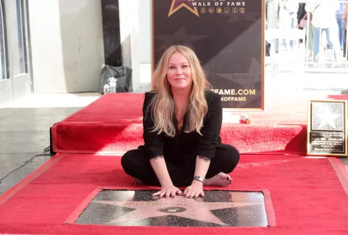   Christina Applegate na svoji slovesnosti na Hollywood Walk of Fame 14. novembra 2022