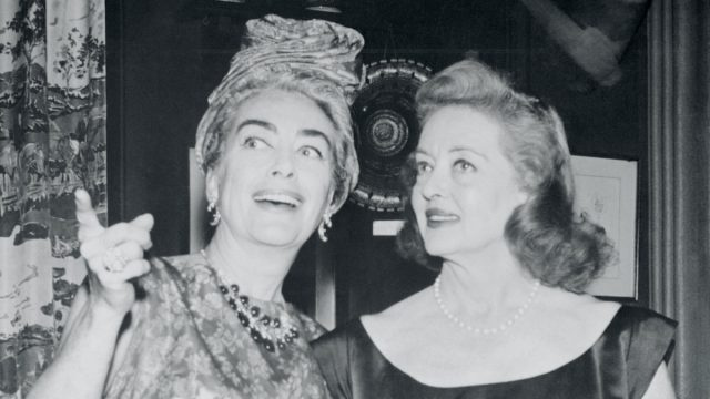   Joan Crawford y Bette Davis en una fiesta para"What Ever Happened to Baby Jane?"