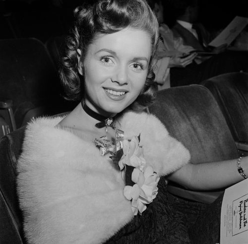   Debbie Reynolds en el estreno de"Pandora and the Flying Dutchman" in 1952