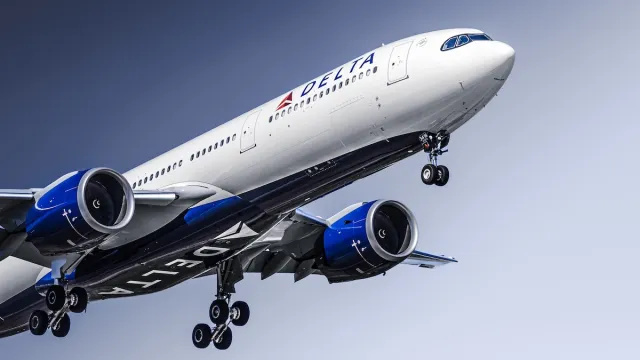 Delta e American estão cortando voos para três grandes cidades, a partir de quarta-feira