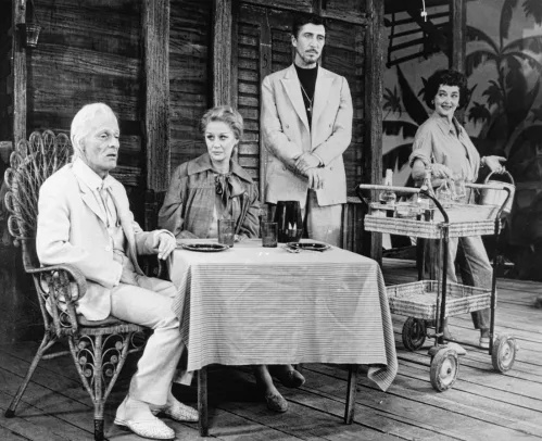   Bette Davis ir bendražygiai vaidina"The Night of the Iguana"