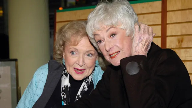 Bea Arthur pensava que Betty White era 'de dues cares', diu 'Golden Girls'