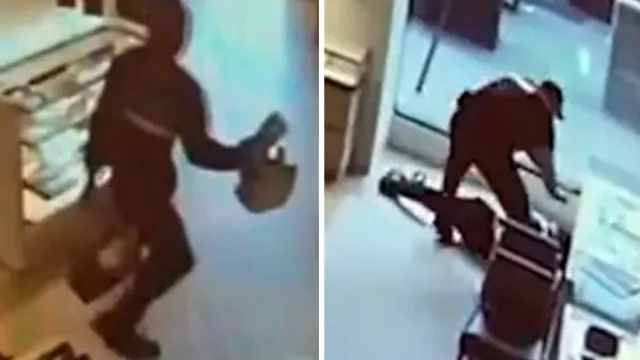 वीडियो में दिखाया गया है कि कथित चोर ने $18,000 मूल्य के सामान के साथ दुकान से भागने की कोशिश करते हुए खुद को खटखटाया