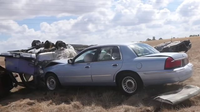 Video viser mann som ødelegger bil for å teste iPhone 14-krasjdeteksjon