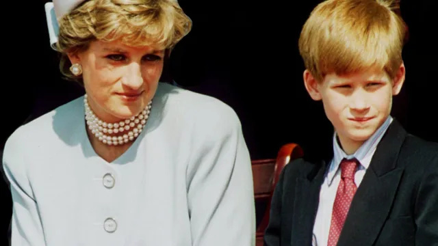 Prinssi Harry kertoo 'kivusta' äitinsä prinsessa Dianan kuoleman jälkeen