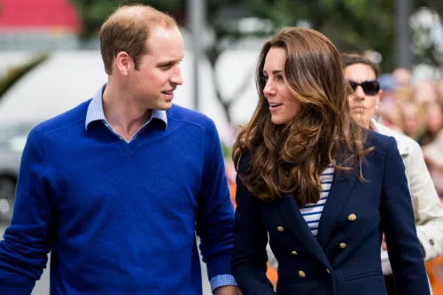   Cambridgen herttua ja herttuatar (prinssi William ja Kate Middleton) vierailevat Aucklandissa's Viaduct Harbour during their New Zealand tour on April 11, 2014 in Auckland, New Zealand.