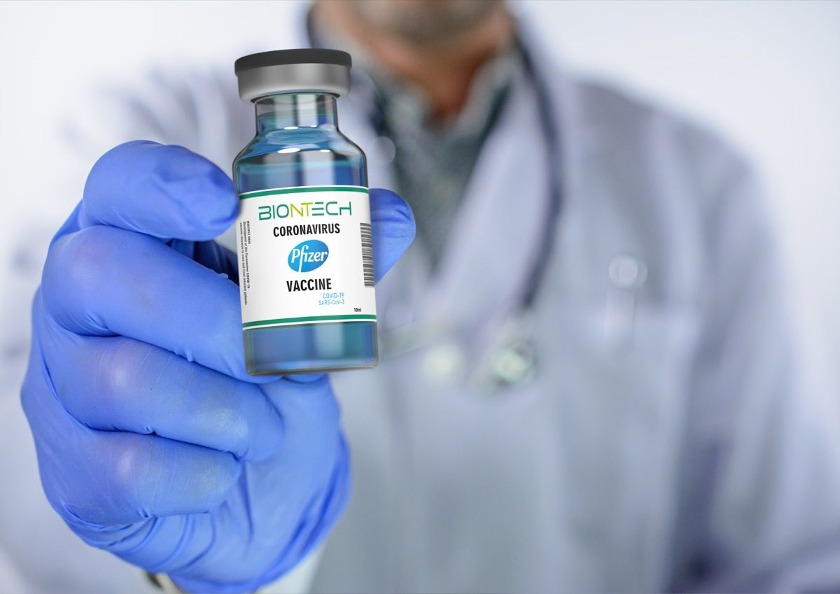 Причината Изпълнителният директор на Pfizer не е получил ваксината COVID