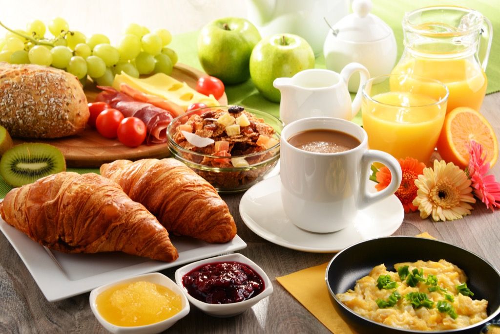Daha uzun bir yaşamla bağlantılı Big Delicious Kahvaltı alışkanlıkları