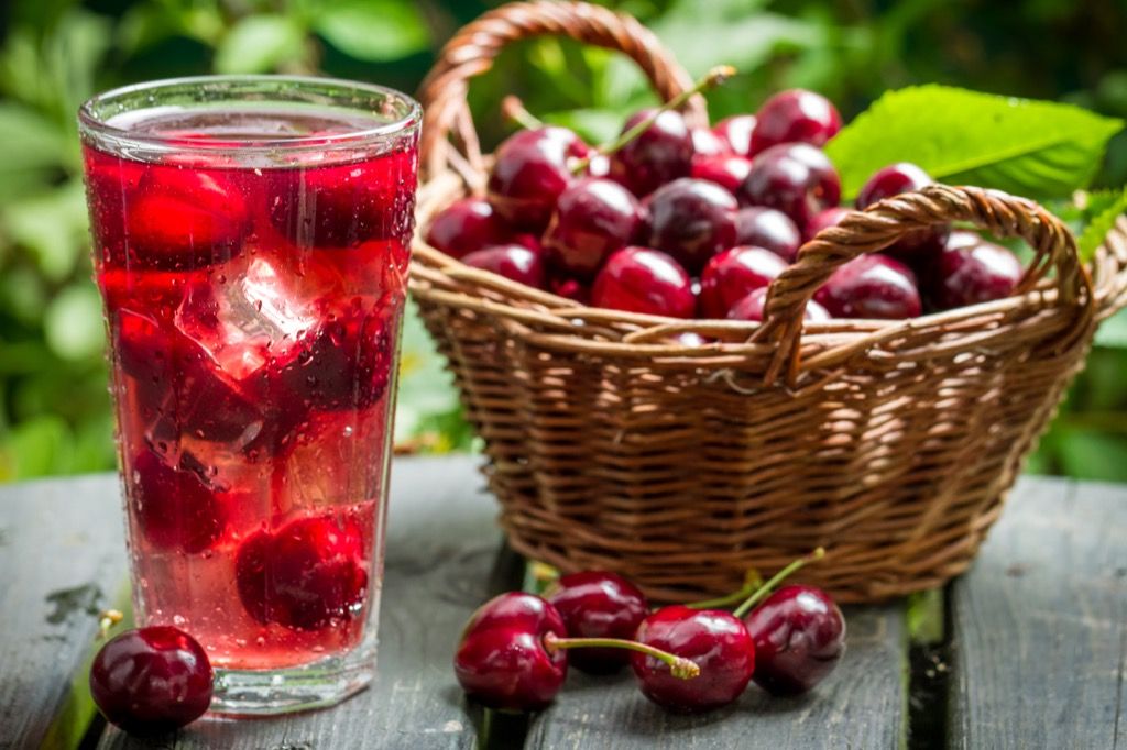 Taurė vyšnių sulčių įpročių, susijusių su ilgesniu gyvenimu