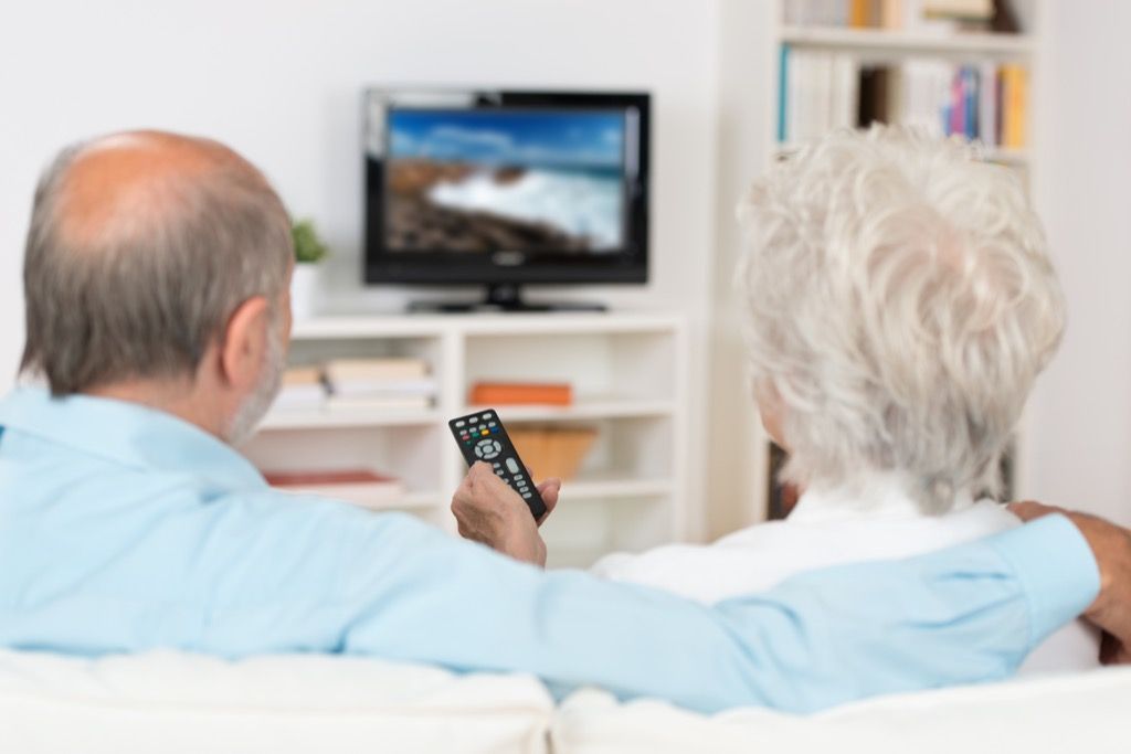 television katseleminen vanhentuneita kodin esineitä