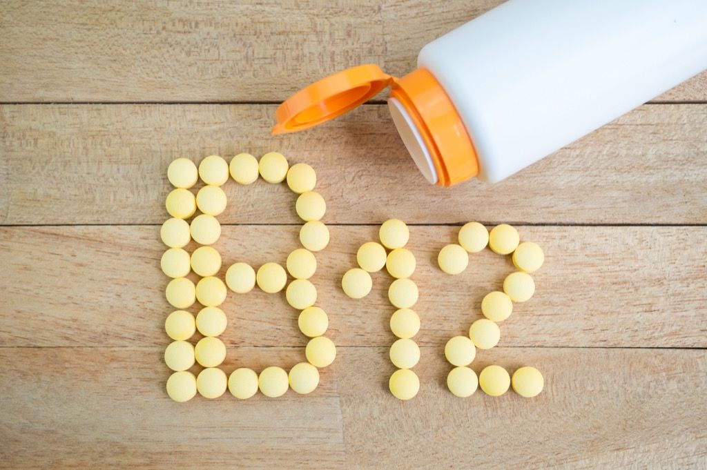 B12 tabletes pret novecošanos
