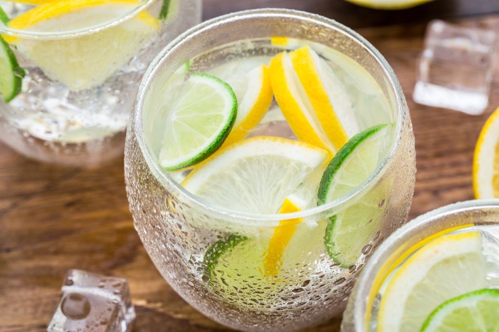 citronová limetková voda