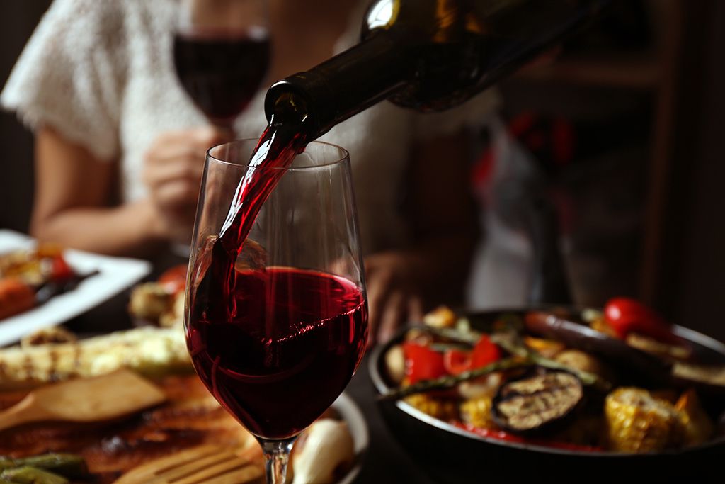 sarkanā vīna pārpalikums ir svara zaudēšanas noslēpums, kas to nedara