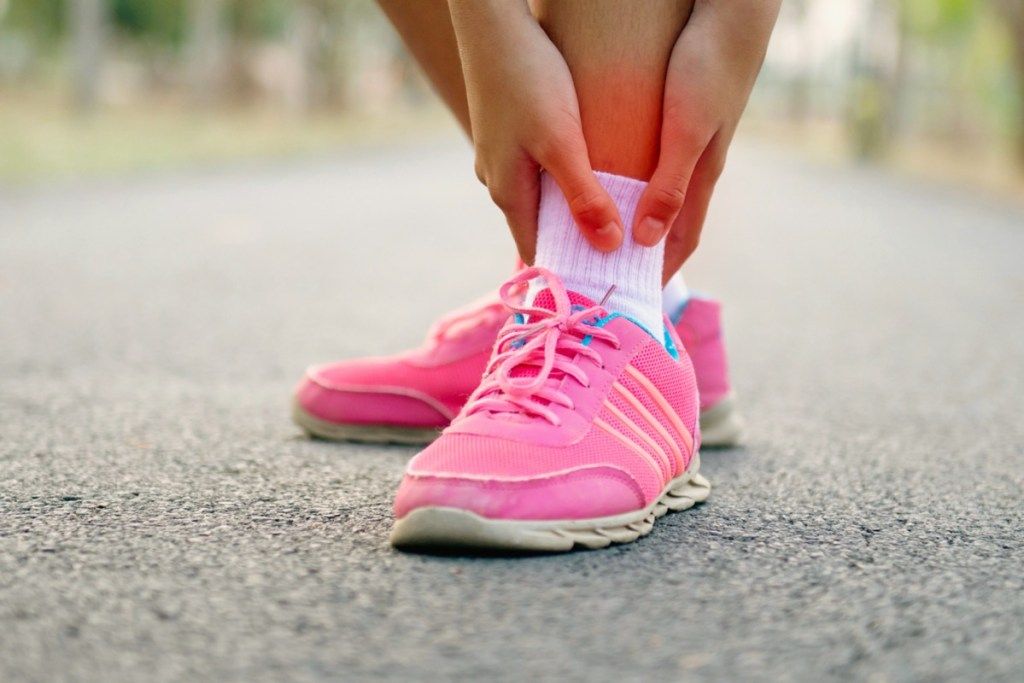 ružičaste tenisice za trčanje