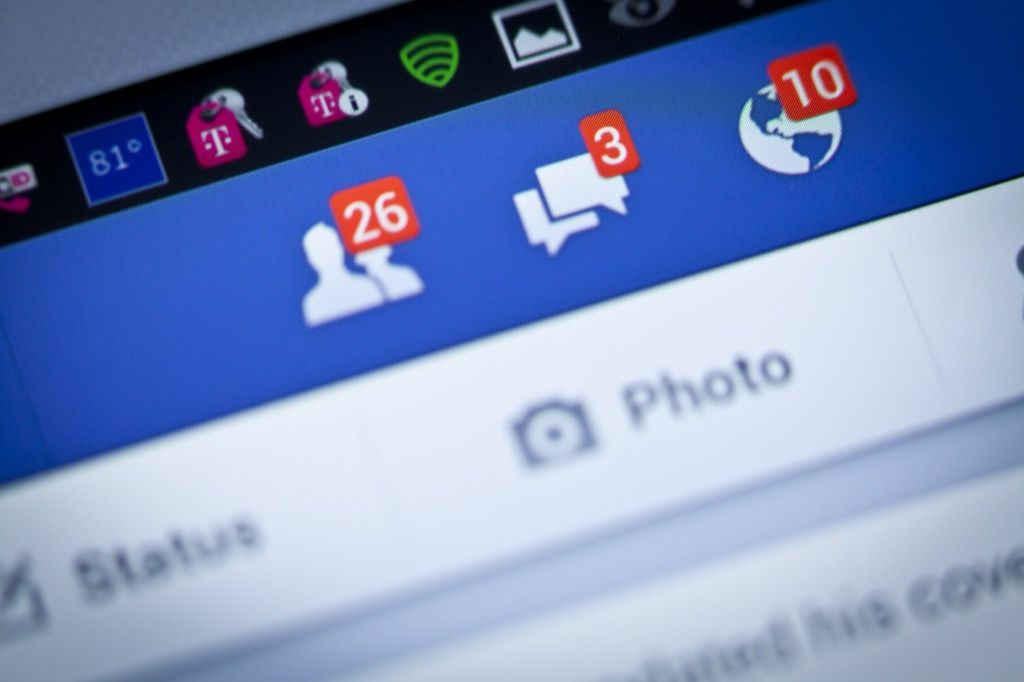 Facebook prošnja za prijateljstvo, pokličite predstavnika službe za stranke