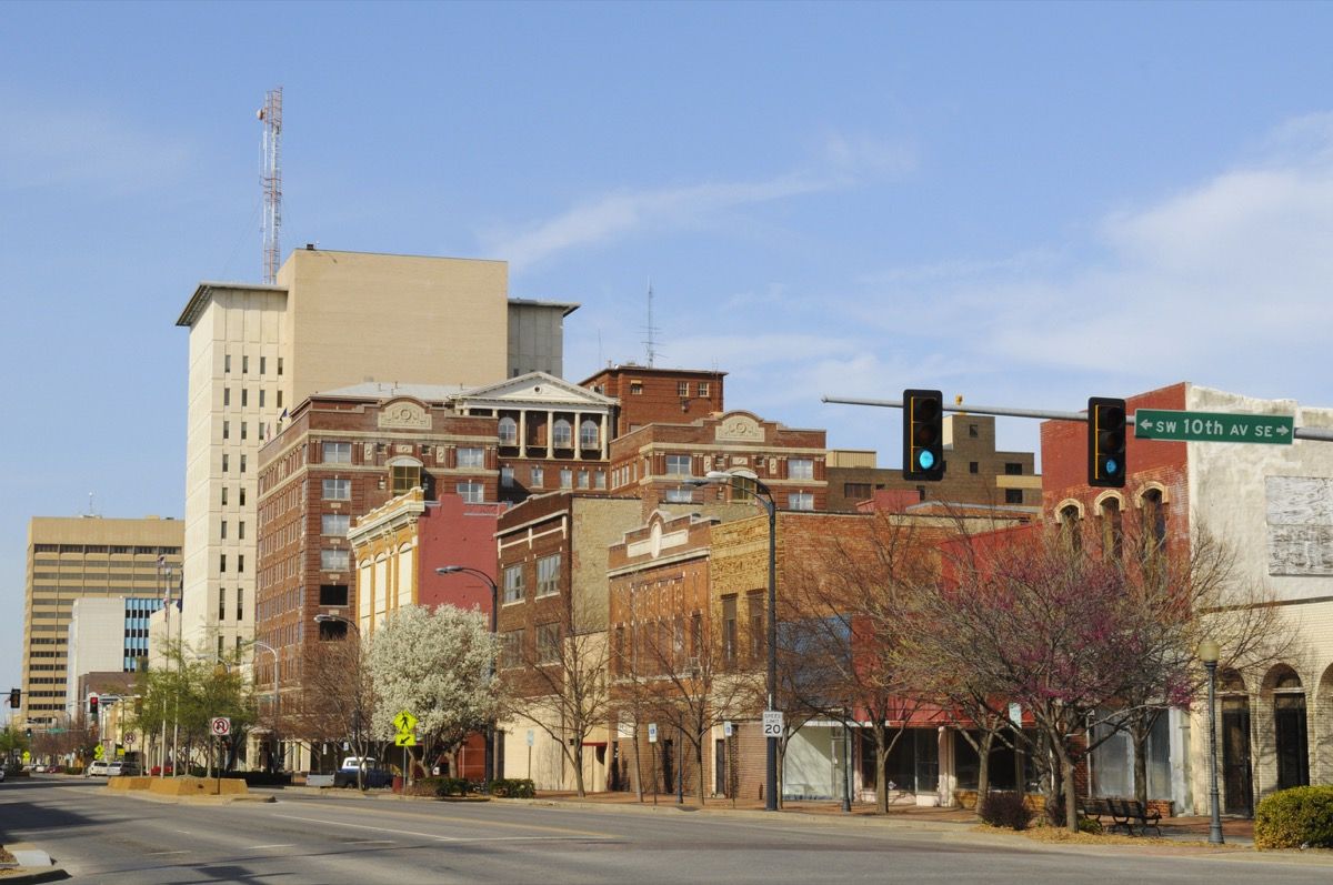 пролетен изглед в центъра на Топека, Канзас, САЩ