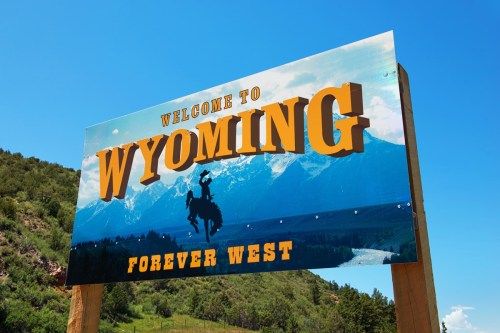 Willkommensschild des Staates Wyoming, ikonische Staatsfotos