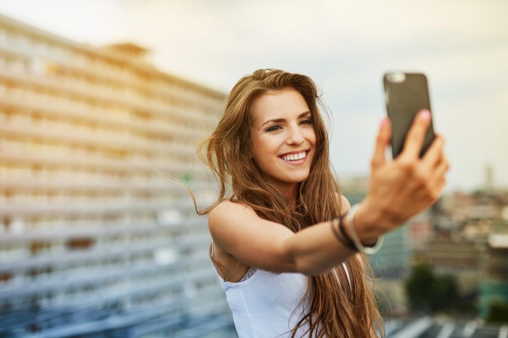 dominar la toma de una selfie problemas millennials