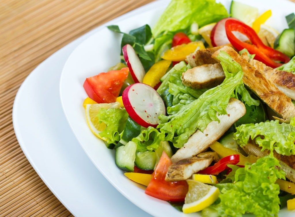 makan salad bagaimana mengatasi kemurungan
