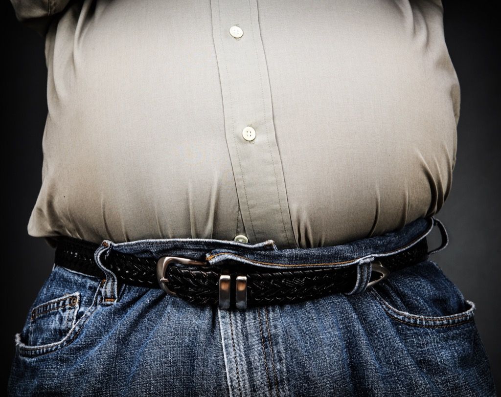 גבר עם בטן בולטת, דרכי גופך משתנות לאחר 40
