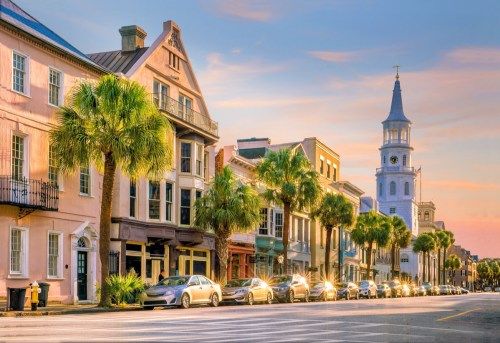 El centro de la ciudad de Charleston, Carolina del Sur por la tarde.