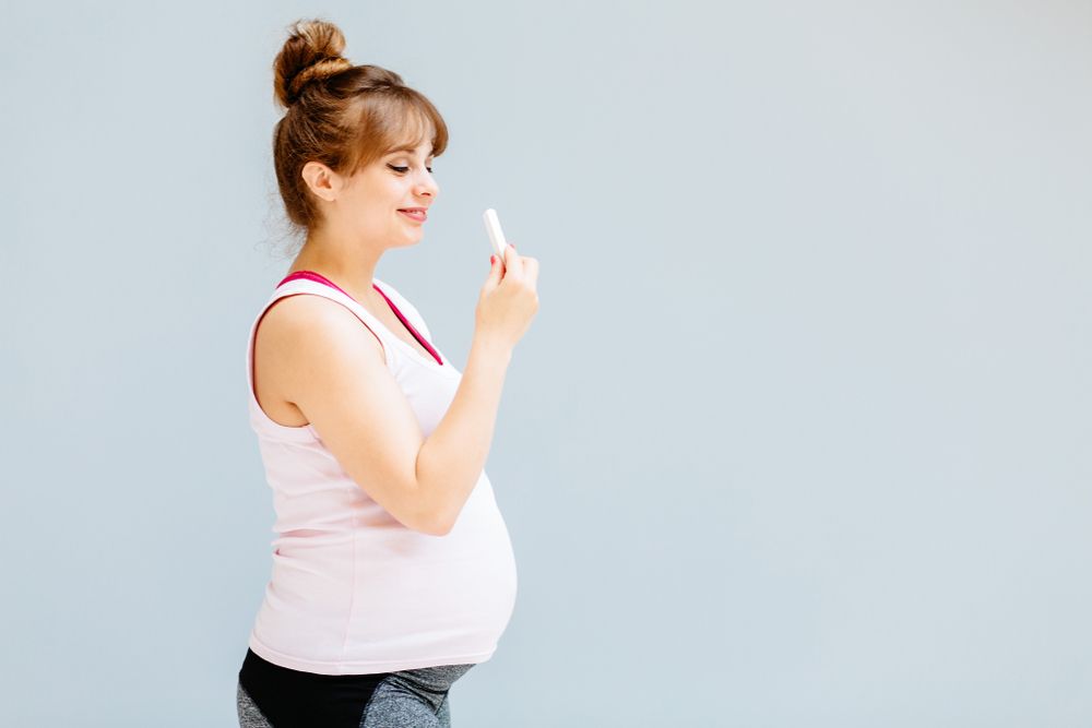 kobieta w ciąży pica
