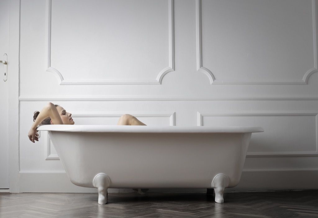 къпането може да ви направи незабавно щастливи