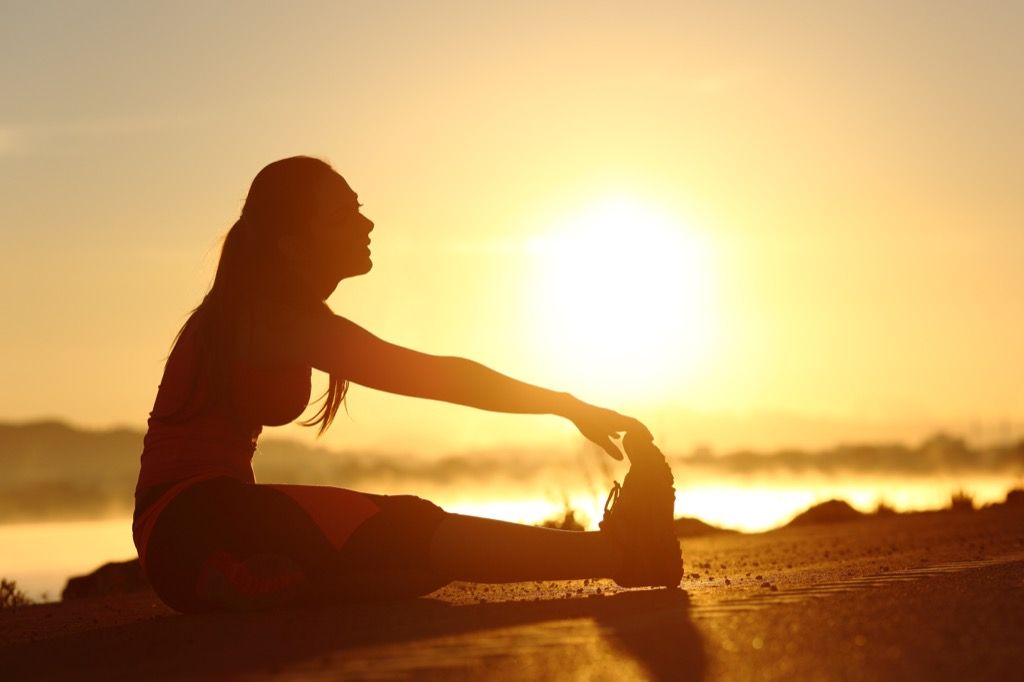 yoga như một bài tập thể dục buổi sáng sẽ khiến bạn vui vẻ ngay lập tức