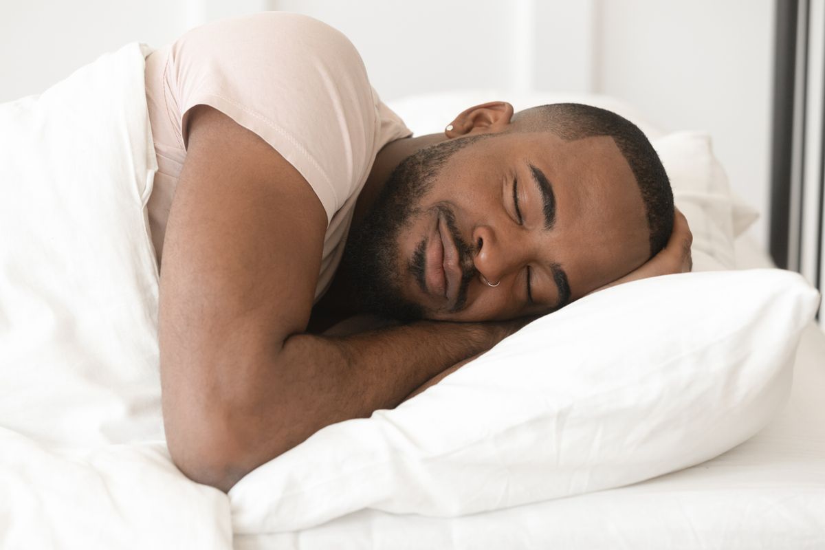 Правенето на това нещо с вашия партньор ще ви помогне да спите, казва проучването