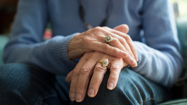 4 tidlige Parkinsons symptomer du kan ignorere, ifølge eksperter