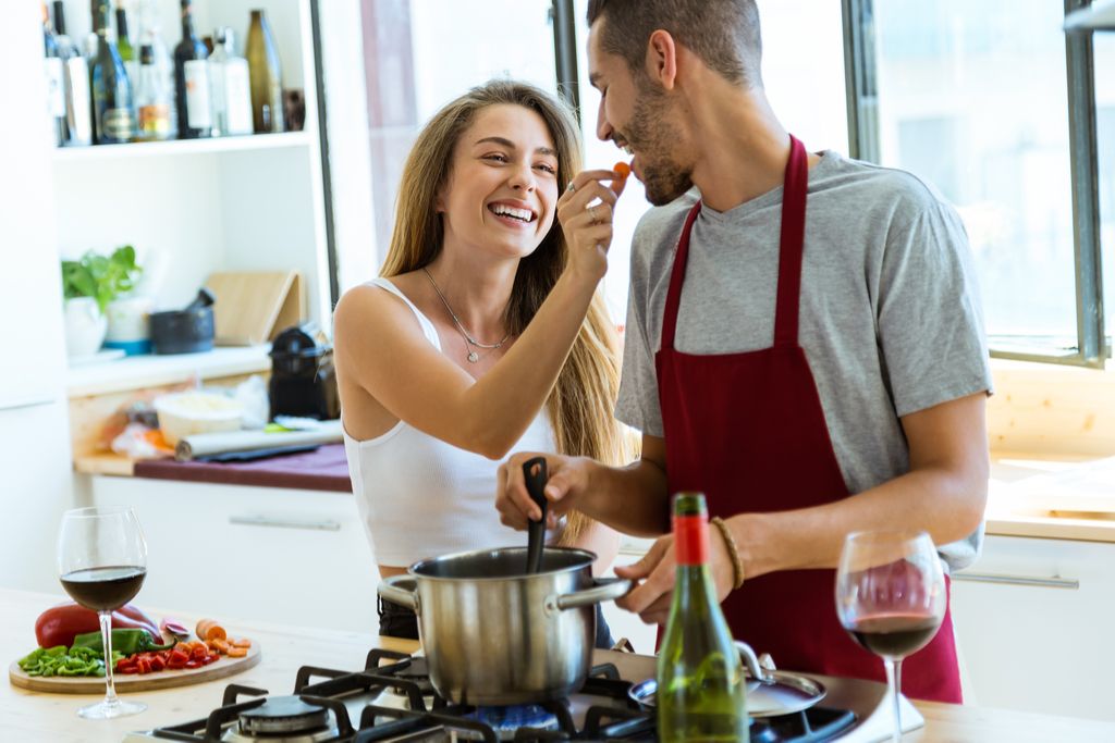 Cocinar en pareja aumenta el metabolismo