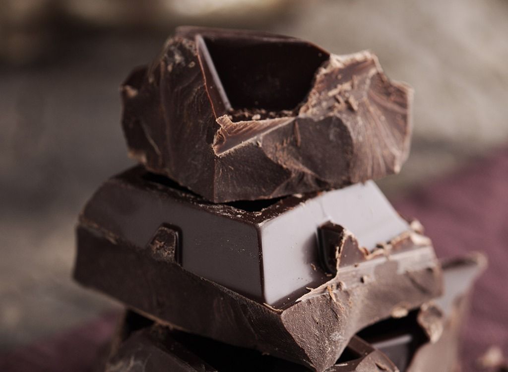 Aliments anti-âge au chocolat noir