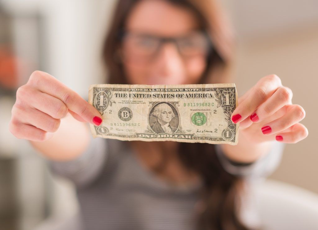 dívka s dolarovou bankovkou, šílená fakta o dolarových bankovkách