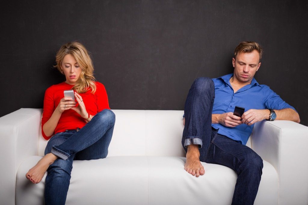 फोन पर जोड़ी खराब डेटिंग विवाह युक्तियाँ