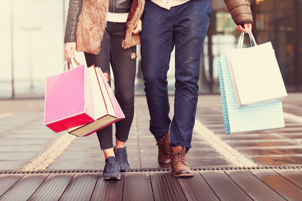 fare shopping insieme può aiutare le coppie a rilassarsi