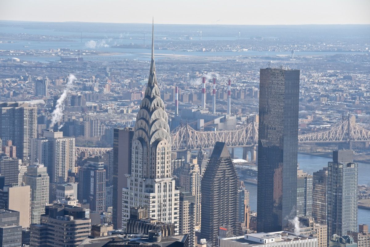 Ņujorkas panorāma ar Chrysler ēkas privātīpašumu orientieriem