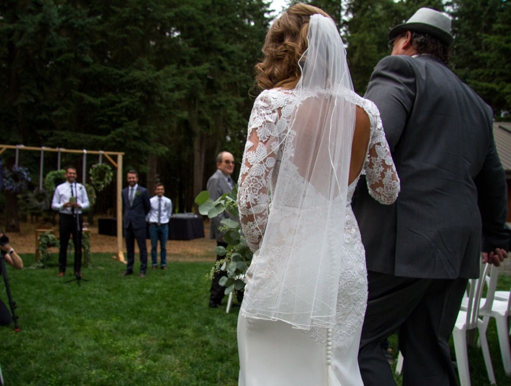 boda al aire libre 20 tradiciones de bodas anticuadas que ya nadie hace
