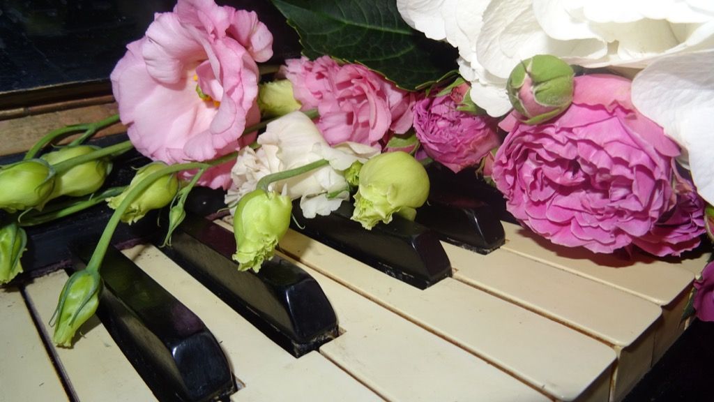 piano en la boda 20 tradiciones nupciales anticuadas que ya nadie hace