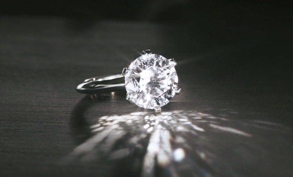 dijamantni prsten 20 staromodnih vjenčanih tradicija koje više nitko ne radi