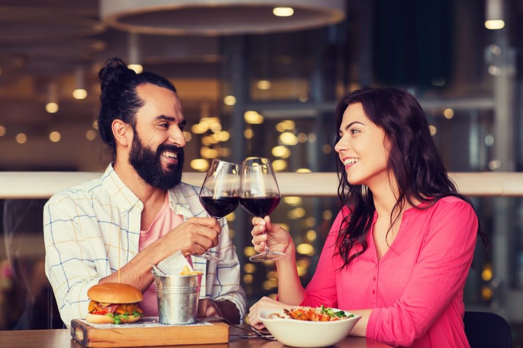 susitikti restorane Geriausios pasimatymo idėjos