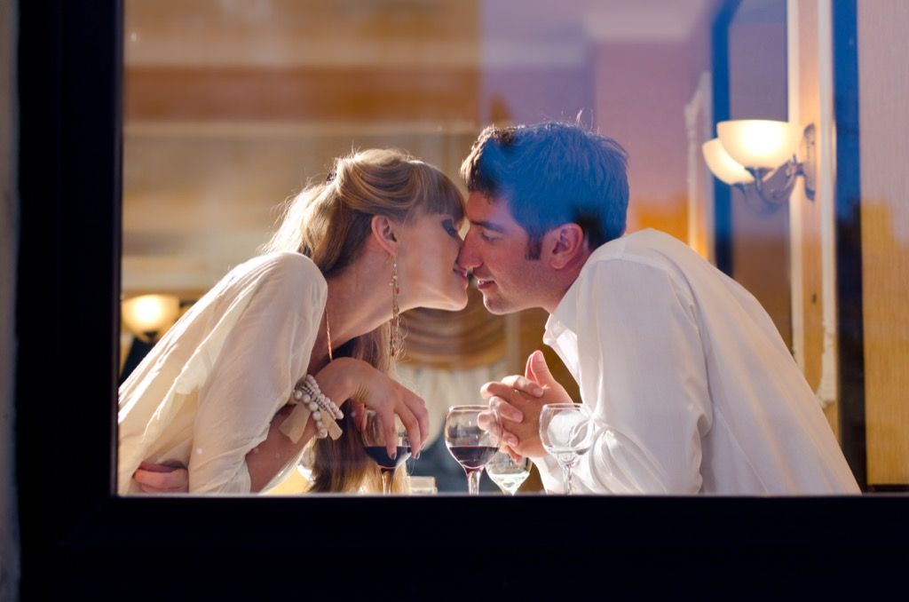 20 tiedetietoa miksi suutelemme